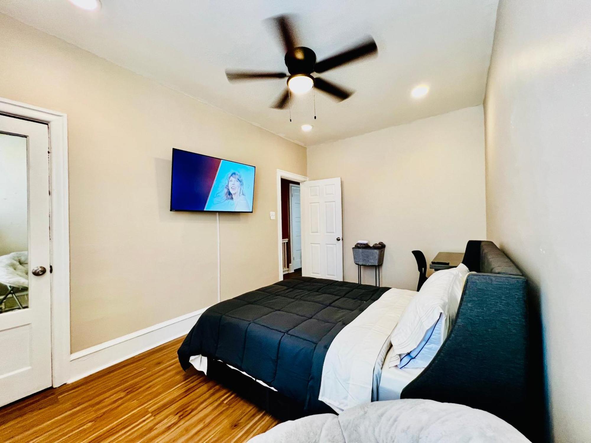 9th Street Paradise Apartment Philadelphia