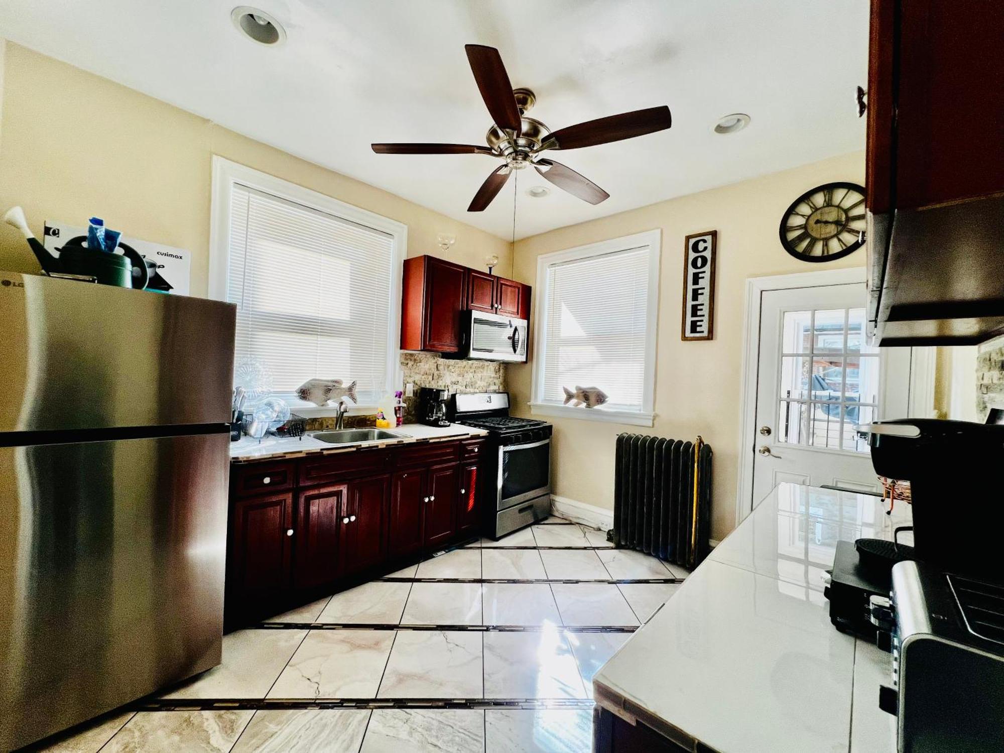 9th Street Paradise Apartment Philadelphia
